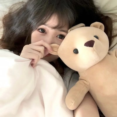 两个爱人和一只熊